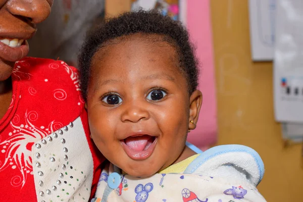 Abuja Nigeria Października 2021 Portret Uśmiechniętego Afrykańskiego Dziecka — Zdjęcie stockowe