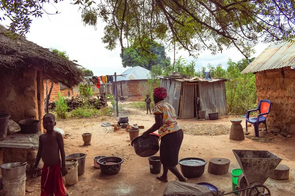 Opialu Benue State Maart 2021 Afrikaanse Vrouwen Sorteren Palmpitten Voor — Stockfoto