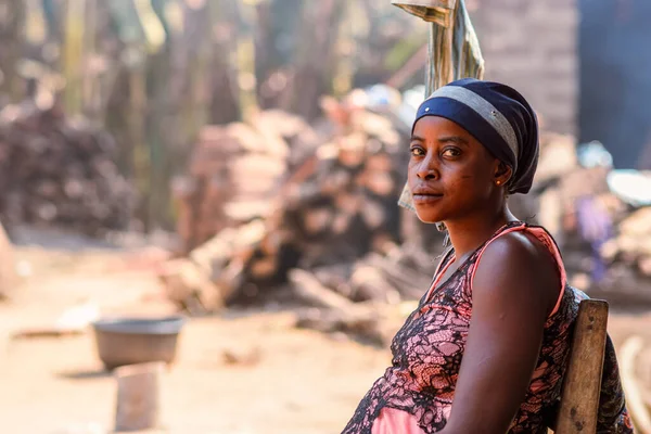 stock image Karara, Nasarawa State - May 5, 2021: Potrait of an African Mother. African Woman Surviving for Daily Need.