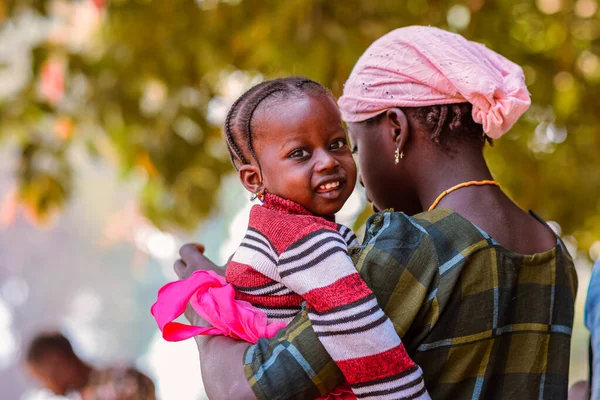 Jos Nigeria Stycznia 2023 Portret Afrykańskiego Dziecka Matką Losowe Szczere — Zdjęcie stockowe