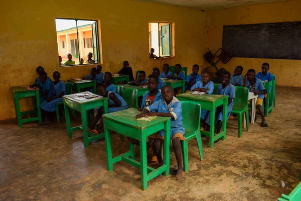 Abuja Nigeria Junio 2022 Retrato Niño Africano Aprendiendo Una Comunidad —  Fotos de Stock