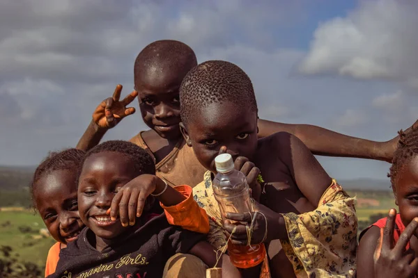 나이지리아의 2022 아프리카 어린이들이 즐거운 시간을 보내고 아프리카 어린이 활동을 — 스톡 사진
