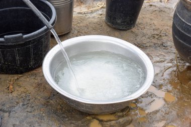 Afrika kırsal kesiminde su pompalama testi. Pompa Kapasitesi Testi. Yoksullar İçin Kırsal Temiz Su Projesi Uygulaması