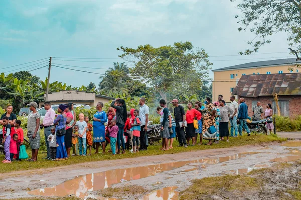 Aluu Port Harcourt August 2021 Africans People Waiting Free Medical — Stock Photo, Image