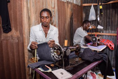 Jos, Plato Eyaleti - 21 Nisan 2021: Afrika Terzi Dikiş Atölyesi