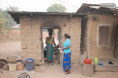 Opialu, Benue State - 6 Mart 2021: Çok Çalışkan Afrikalı Kadınlar Toplumunda Etkinlik Gösterdiler