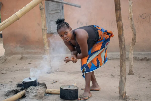 Opialu Benue State Marzo 2021 Mujer Africana Madura Cocinando Aire —  Fotos de Stock