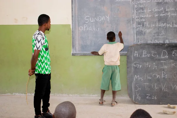 Opialu Benue State Nigeria March 2021 African Teacher Teaching His — Stock Photo, Image