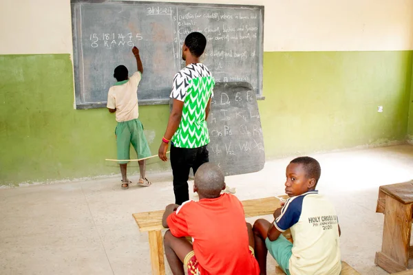 Opialu Benue State Nigeria March 2021 African Teacher Teaching His — Stock Photo, Image