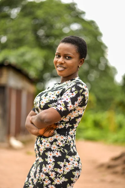 Abuja Nijerya Haziran 2023 Köyde Mutlu Gülümseyen Afrikalı Kadın — Stok fotoğraf