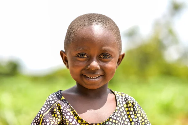 尼日利亚阿布贾 2023年6月 非洲儿童肖像 非洲儿童的随机糖果时刻 — 图库照片