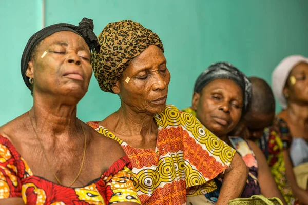 Abuja Nigérie Asi Srpen 2023 Afričané Sedí Frontě Lékařskou Péči Royalty Free Stock Obrázky