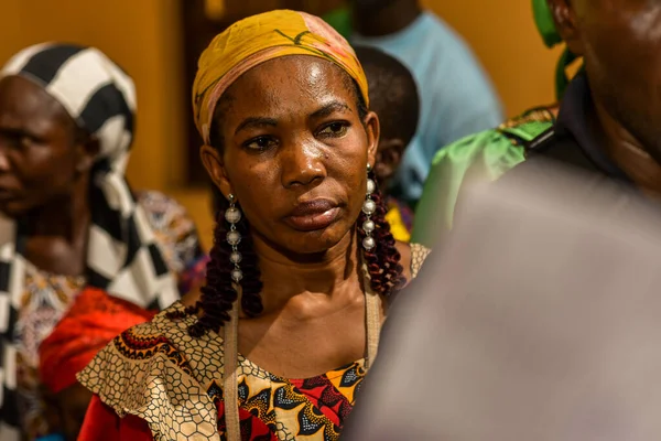 Abuja Nigeria Agosto 2023 Seduta Africana Attesa Cure Attenzioni Mediche — Foto Stock