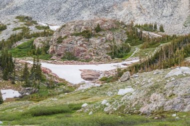 Kayalık dağların güzel manzarası, Amerika