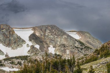 Dağların güzel manzarası