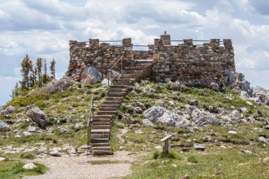 Wyoming 'deki eski taş gözlem noktası.