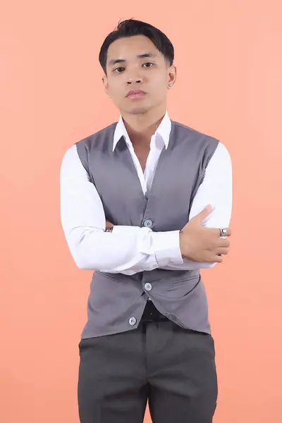 Hezký Mladý Asijský Obchodník Oblekové Vestě Těší Šéfovou Sebedůvěrou Drží — Stock fotografie