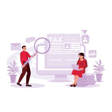 Genç yönetici ekrandaki vergi butonuna basıyor ve sekreter de bozuk para yığınının üzerinde dizüstü bilgisayar kullanıyor. Vergi ödeme ve gelir vergisi hesaplama kavramı. Modern vektör düz resimleme eğilimi.