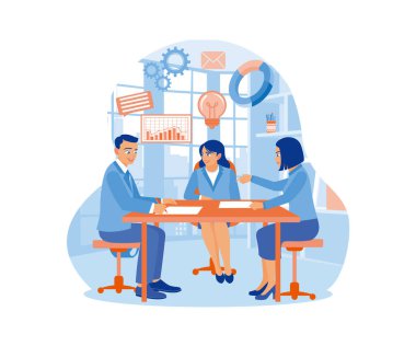 İş ekibi iş akışını tartışıyor. Pazarlama hedeflerine ulaşmak için iş stratejisi planı. İş toplantısı konsepti. Düz vektör illüstrasyonu.