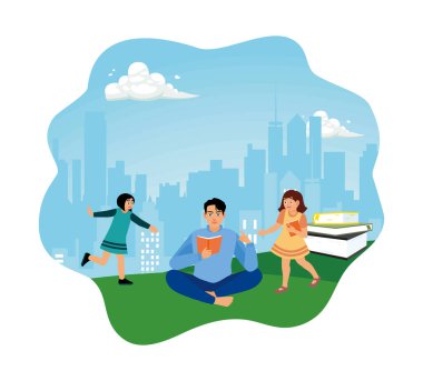 Bir anaokulu öğretmeni ve öğrenciler dışarıda eğitim görürler. Çocuklar öğrenip oynarken öğretmen bir kitap okuyor..