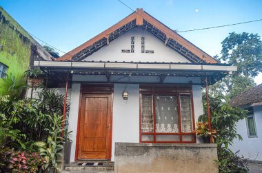 Temiz ve düzenli küçük minimalist bir rüya evi.