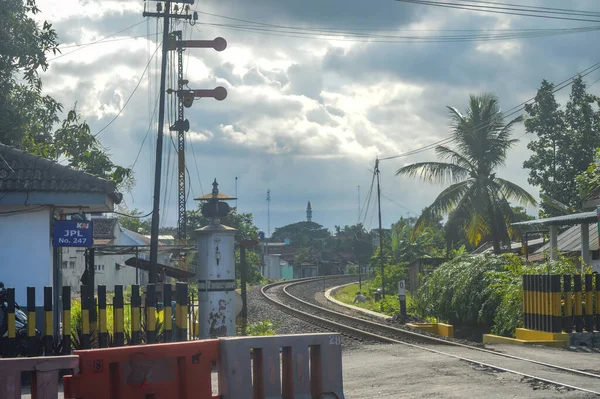 Uma Única Linha Ferroviária Padrão Pequeno Calibre Que Dobra Indonésia — Fotografia de Stock