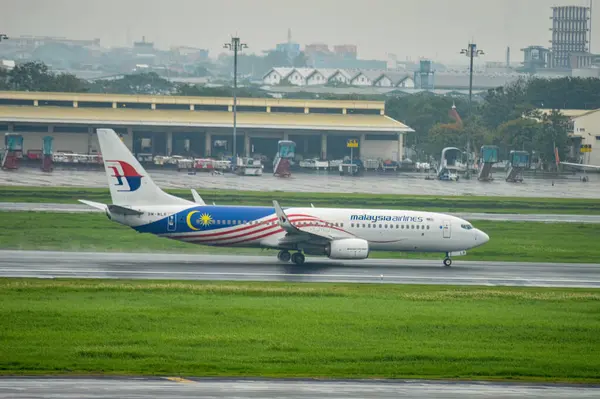 Boeing 737 8Fz Flygplan Tillhörande Malaysia Airline Lyfter Startbanan Vid — Stockfoto
