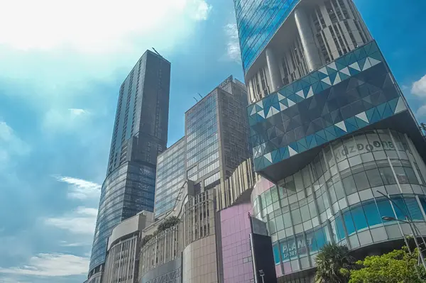 Tunjungan Plaza Superblock alışveriş merkezi, Mega Structure, Endonezya, 2 Mart 2024.