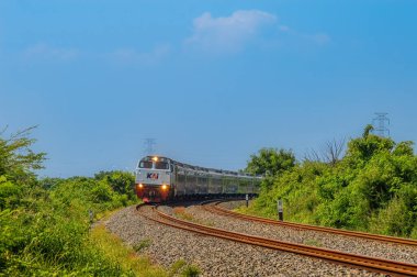 Argo Bromo Anggrek Endonezya adlı bir dizi yönetici sınıfı tren. Endonezya, 4 Mayıs 2024.