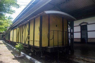 Ambarawa Demiryolu Müzesi 'nde Endonezya' nın demiryolu mirasını vurgulayan eski bir yük vagonu. Endonezya, 17 Kasım 2024
