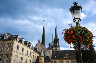 Place Guilhaume II 'den Notre-Dame Katedral Kuleleri - Lüksemburg Şehri