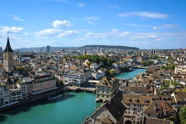 İsviçre 'nin Zürih kentindeki Limmat Nehri Kıyılarının Hava Görüntüsü