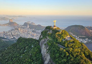 Rio de Janeiro 'nun bir yaz günü gökyüzü manzarası - Brezilya