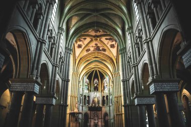 Bern Katedralinin Güzel İçi - İsviçre