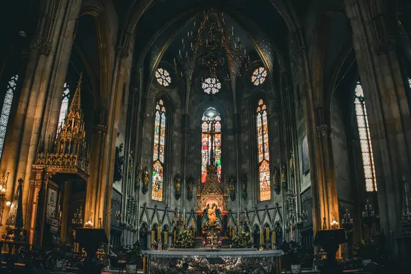 Zagreb Katedrali Sunağı - Hırvatistan