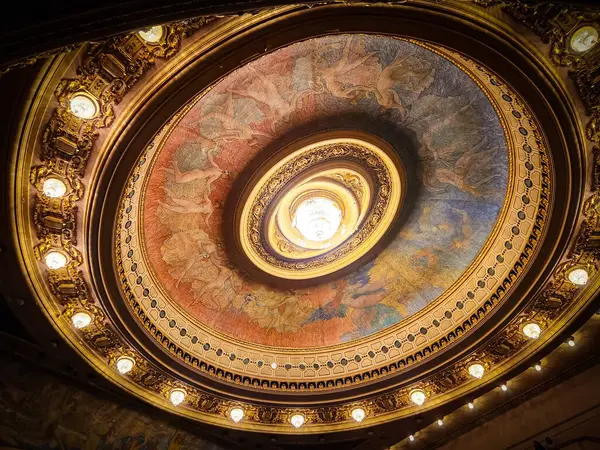 Opera Konser Salonu 'nun Ana Avizesi Rio de Janeiro, Brezilya