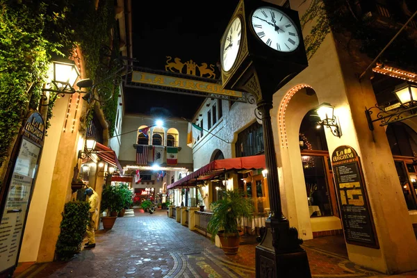 Gece La Arcada Plaza - Santa Barbara, Kaliforniya