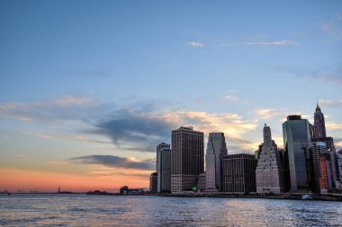 Manhattan Finansal Bölgesi ve Brooklyn Köprüsü Parkı 'ndan New York City, ABD