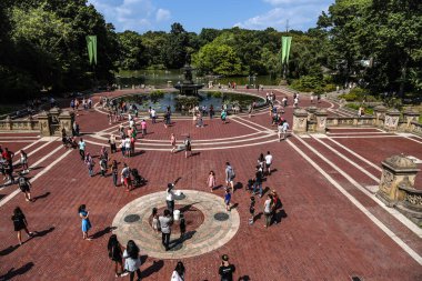 Bir Yaz Günü Bethesda Terası ve Çeşmesi - Central Park, Manhattan, New York