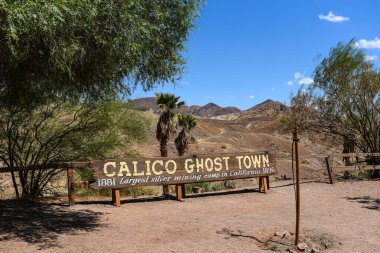 Calico Hayalet Kasabası 'nın Tahta İşareti - California, ABD