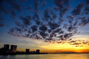 Pier Maua 'da Altın Gün Batımı Rio de Janeiro, Brezilya