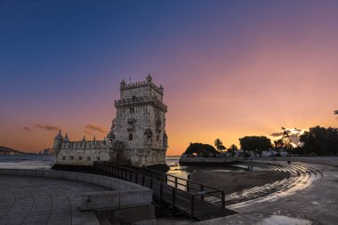 Sunset 'teki Iconic Belem Kulesi - Lizbon, Portekiz