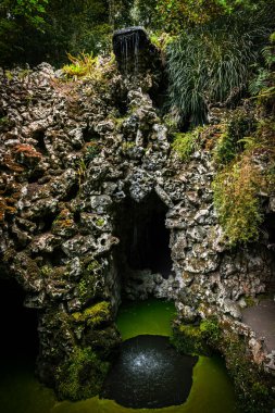 Quinta da Regaleira 'nın Güzel Mağarası - Sintra, Portekiz