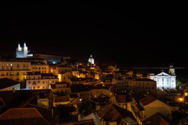 Miradouro das Portas do Sol - Portekiz 'den Lizbon Çatıları ve Şehir Simgeleri