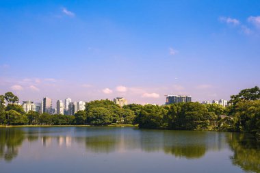 Ibirapuera Park Gölü ve Sao Paulo Skyline, Dusk - Sao Paulo, Brezilya
