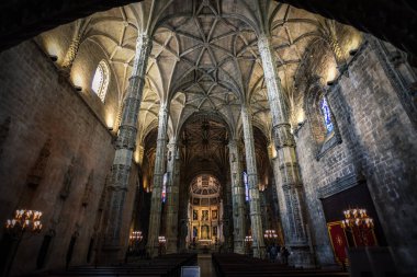 Belem 'deki Jeronimos Manastırı Majestic Sütunları ve Mahzenleri - Lizbon, Portekiz