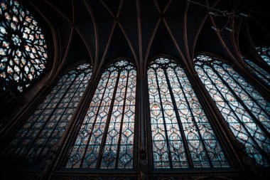 Saint-Chapelle 'in Görkemli Lekeli Pencereleri - Paris, Fransa