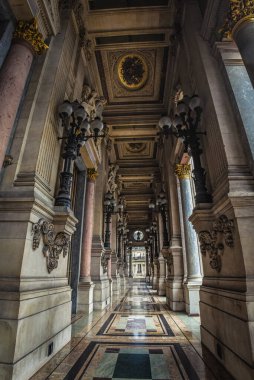 Garnier Operasında Dış Görünümlü Galeri - Paris, Fransa