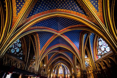 Sainte-Chapelle 'in Aşağı Şapeli' nin Canlı Tavan Tasarımı - Paris, Fransa