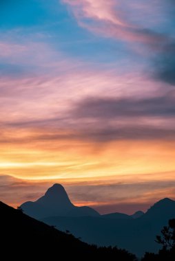 Brezilya, Itaipava 'da Manzaralı Dağ Günbatımı